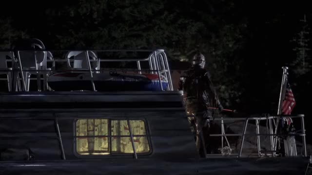 Friday-the-13th-Part-VIII-Jason-Takes-Manhattan-1989-00-10-29-jason-hunting