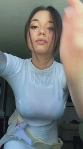 Abbi Jacobson Lucy Zara gif
