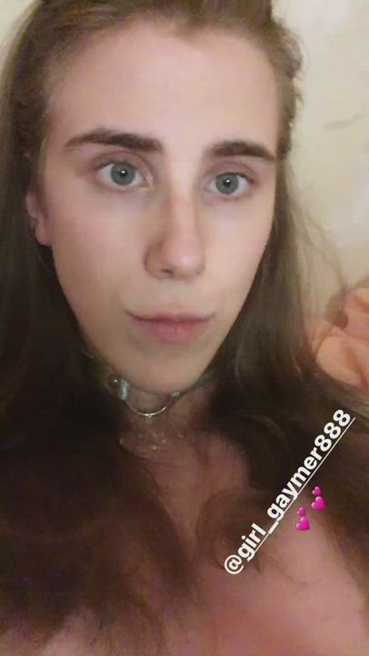 Call me pretty and lock my clit???