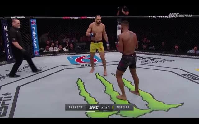 Pereira |Roberts| KO