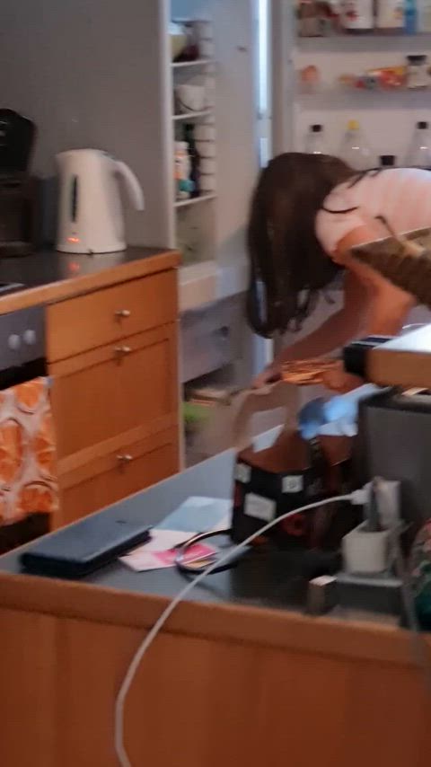 Shut the fridge door! Wifey gets BJ ambushed in the kitchen