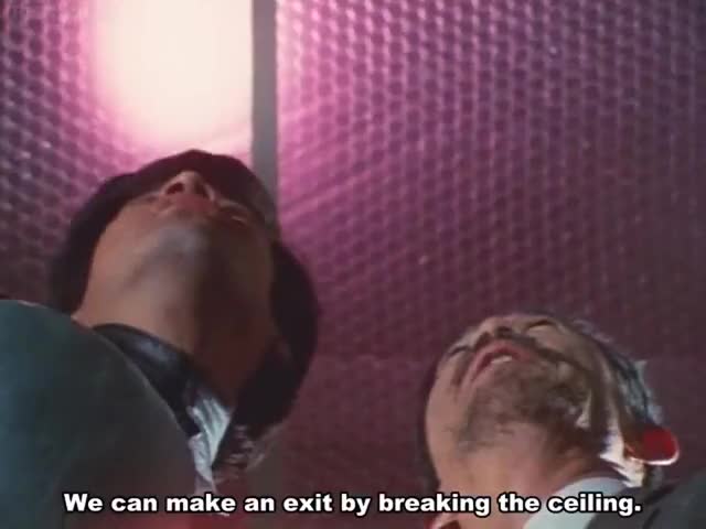 Kamen Rider Ichigo breaks off shackles and leaps through ceiling