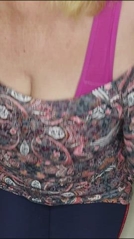 Look what my hunky personal gym trainer did to me! MY CUNT WAS SOAKING!