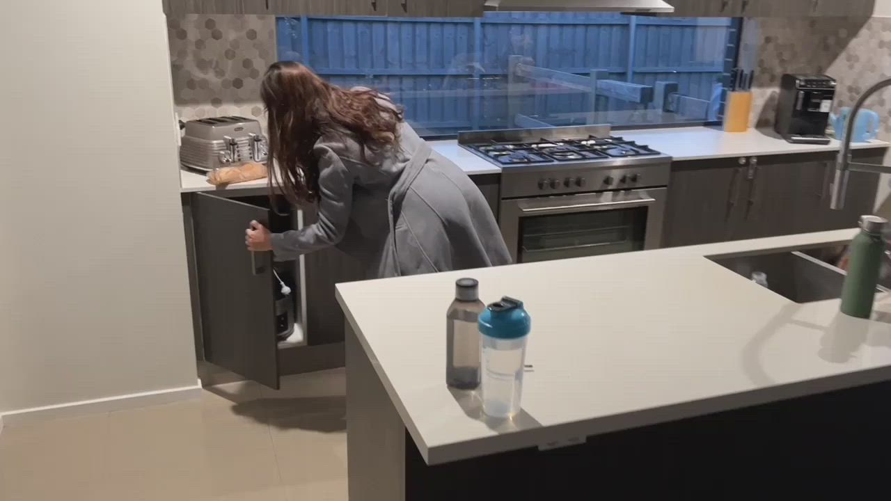 Pregnant cheating wife??My neighbour gives me a huge cumshot! All behind my hubby’s