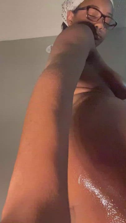 Can you help rub this oil on my ass