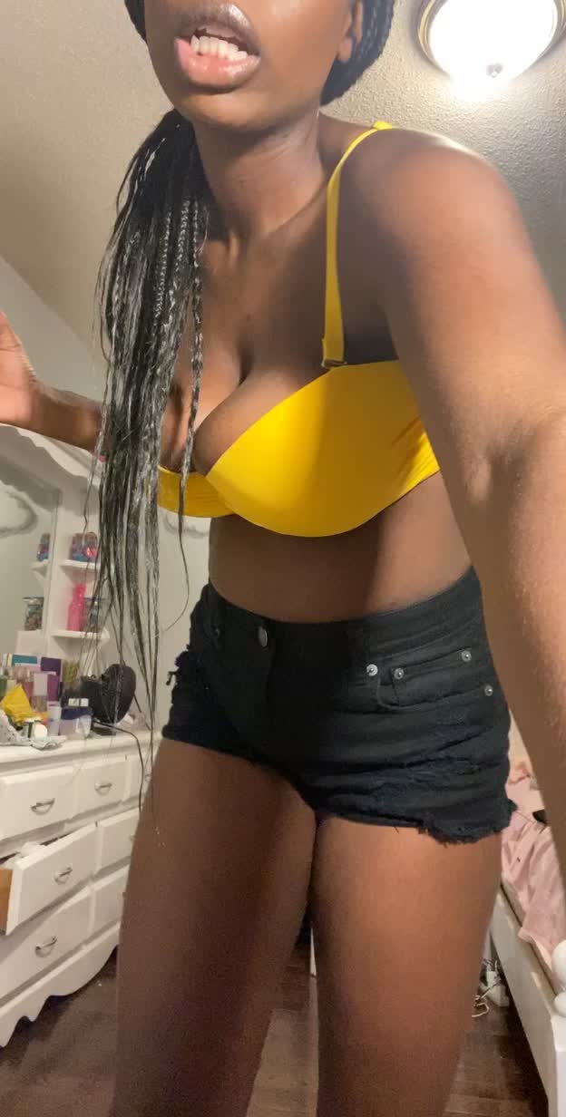 Here’s a little video of me being silly ? make sure to sub to my onlyfans for content