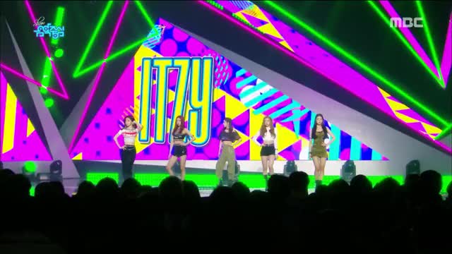[HOT] ITZY - DALLA DALLA , 있지 - 달라달라  Show Music core 20190302