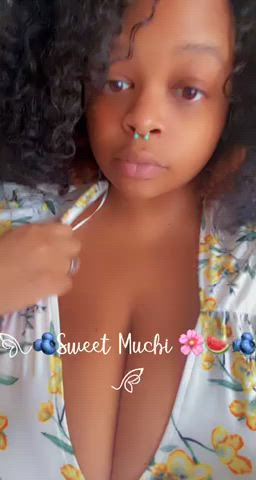 Come play with my nipples they be dying to be touch all day from work 😢😭😭😭