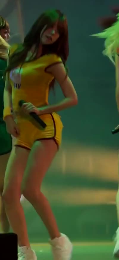 Hello Venus Alice pumping her chest