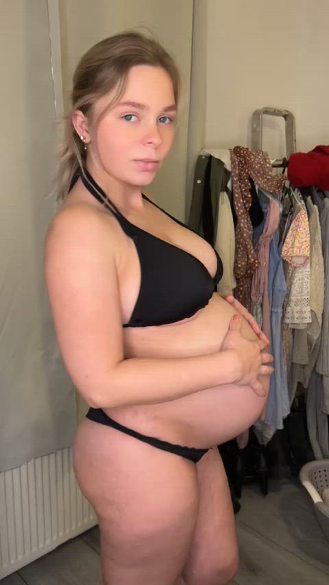 Are older men into pregnant women?