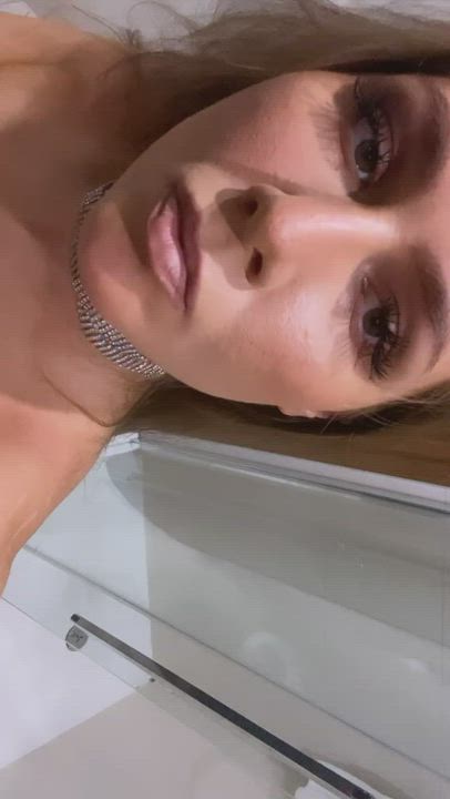 I want to let one lucky Redditor cum on my ass multiple times 😜