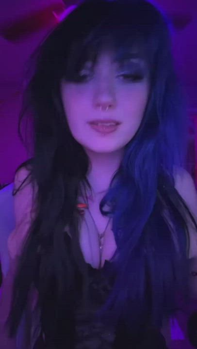 give it to me daddi <3