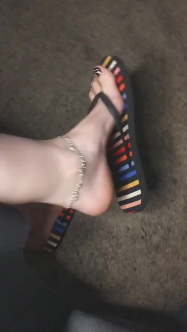 I need someone to worship these arches VerifiedFeetGifs(1)