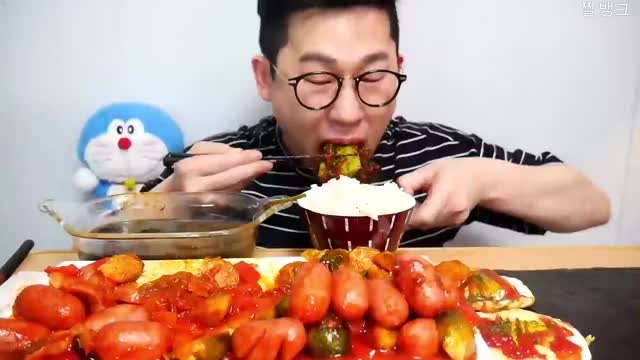 가르마마_왕 비엔나소세지야채볶음 당면사리요리 먹방-1
