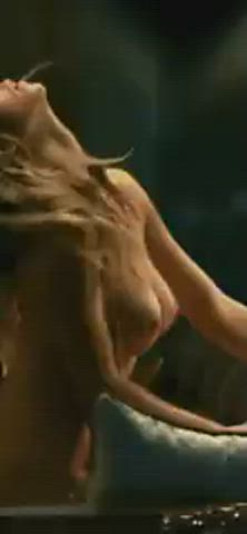 Sydney Sweeney is so fucking hot