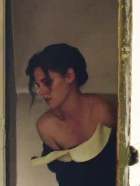 Kristen stewart boobs