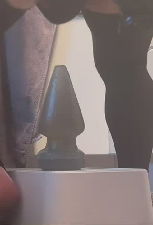 4.2in huge plug and a 1.3in wide dildo in my loose hole at the same time. With sound!!!