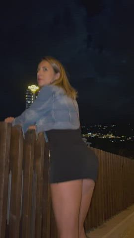 Flashing my butt plug on Hard Rock hotel [F]