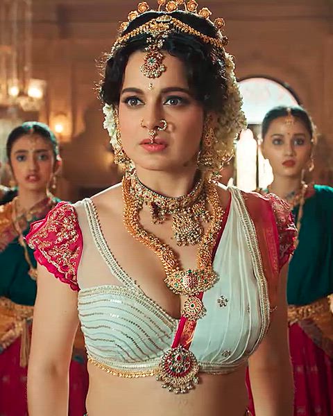 Kangana Ranaut milky MILF body