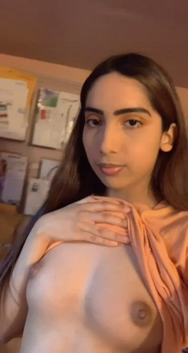 Hey papí hit ?? for a 3 free pussy pics in your DM'S ?