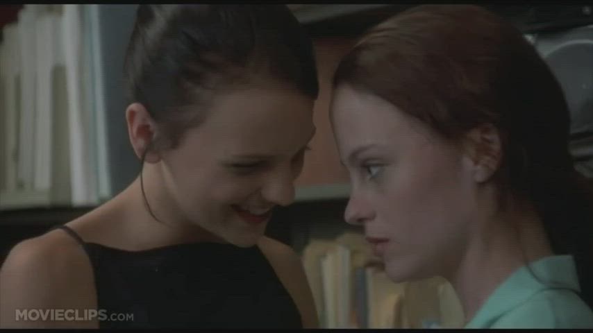 anna faris celebrity dancing lesbian passionate seduction gif