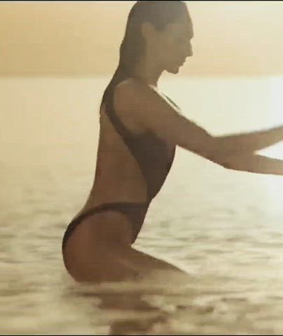 Gal Gadot From Red Notice
