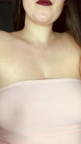 Am I hot? 🙈