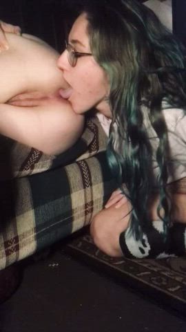 Making her perfect asshole wet for you 🍑😜💦