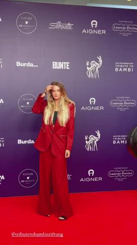 blonde glamour legs gif