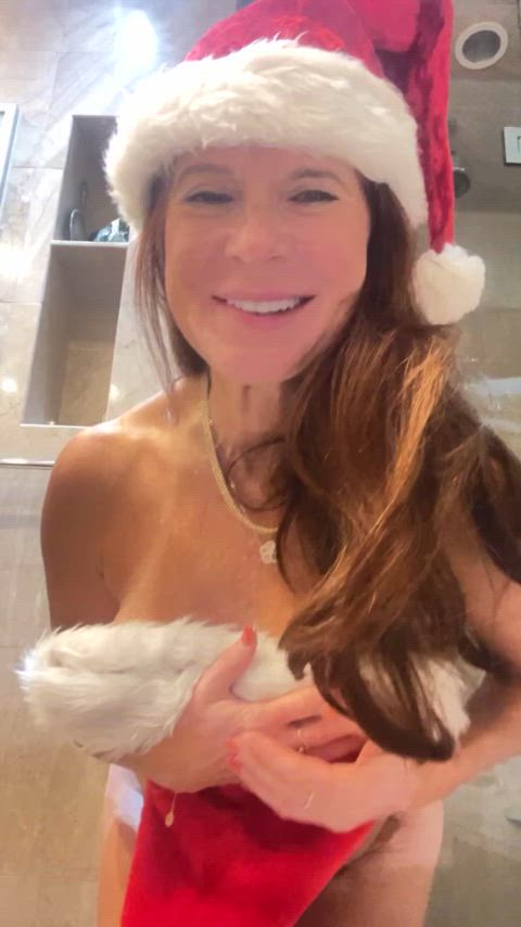 Would you like a redhead cougar for Christmas this year?