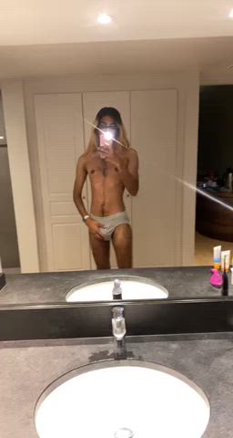 23 uk bottom love seeing big dicks @ addyeuclase