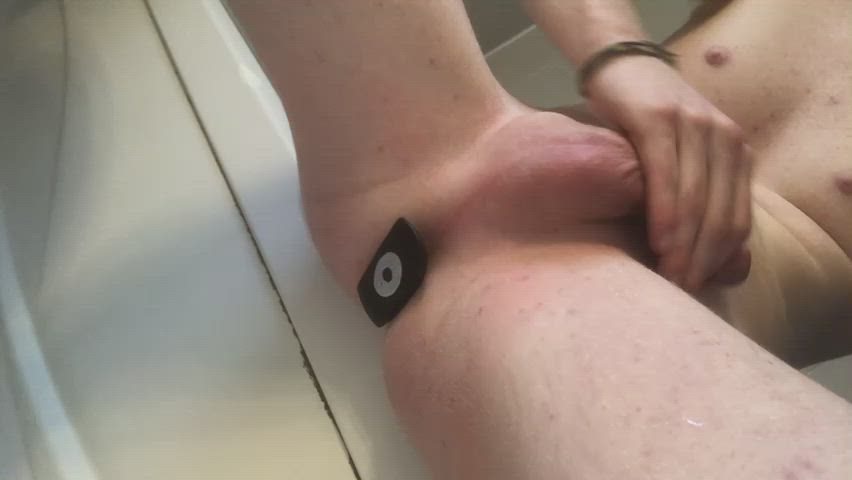[18] Come replace my plug <3