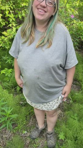 Preggo wifey pissing outside today in her skirt