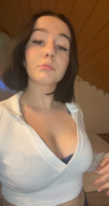 (18) Very insecure about my chubby body… Am I still fuckable?