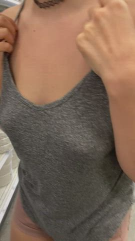 Dirty sorority girl with a lust for older men 😈 love dick pics, plz send! I’ll