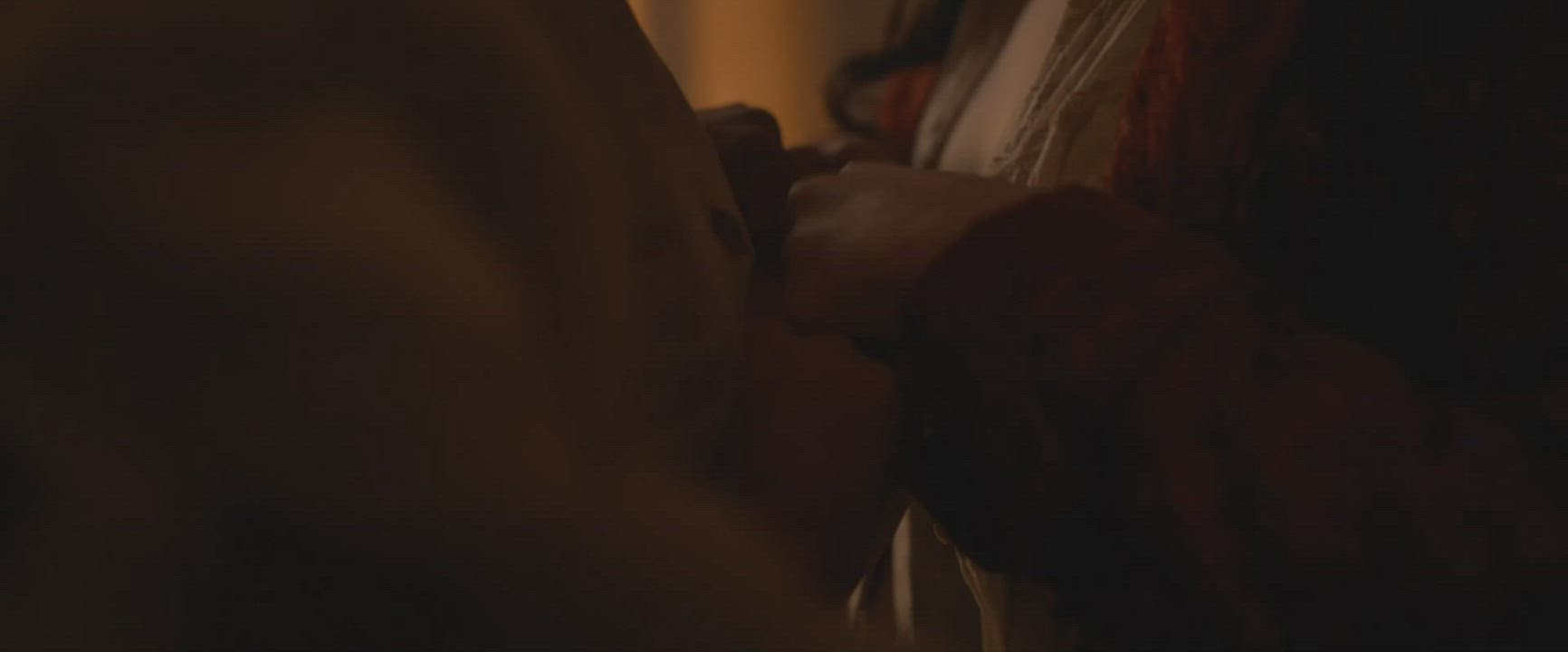 [Topless] Emma Mackey - Eiffel (2021)