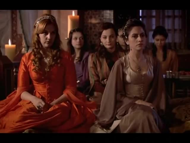 Muhteşem Yüzyıl - 9.Bölüm (HD)- Hurrem sitting in red