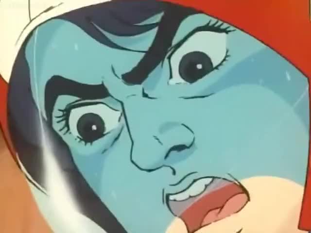 Gatchaman Joe lifts Ryu with his legs