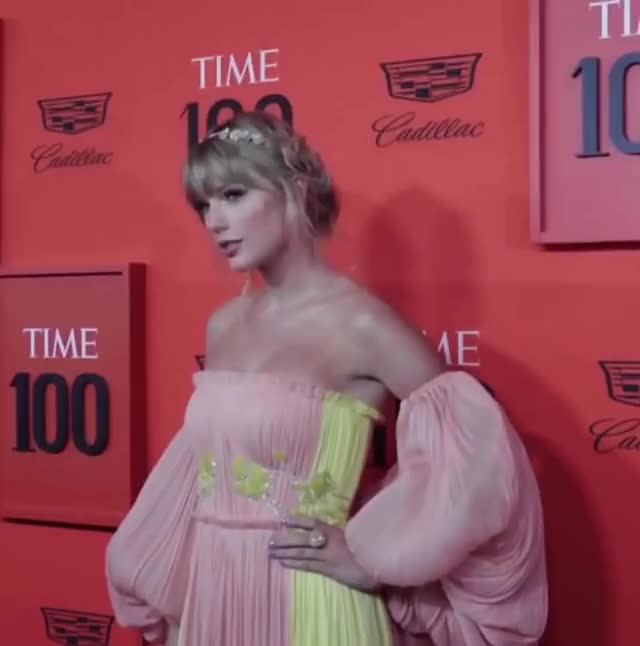 Taylor Swift gif