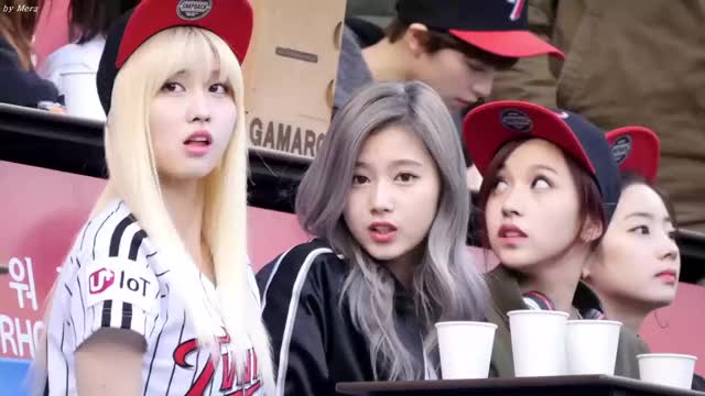 Momo gif