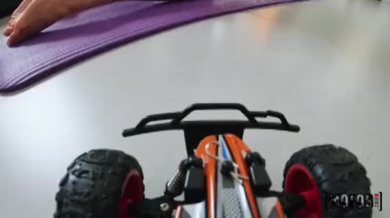 Brick Danger, Vina Sky - Spying On Vina - Pervs On Patrol (Mofos)
