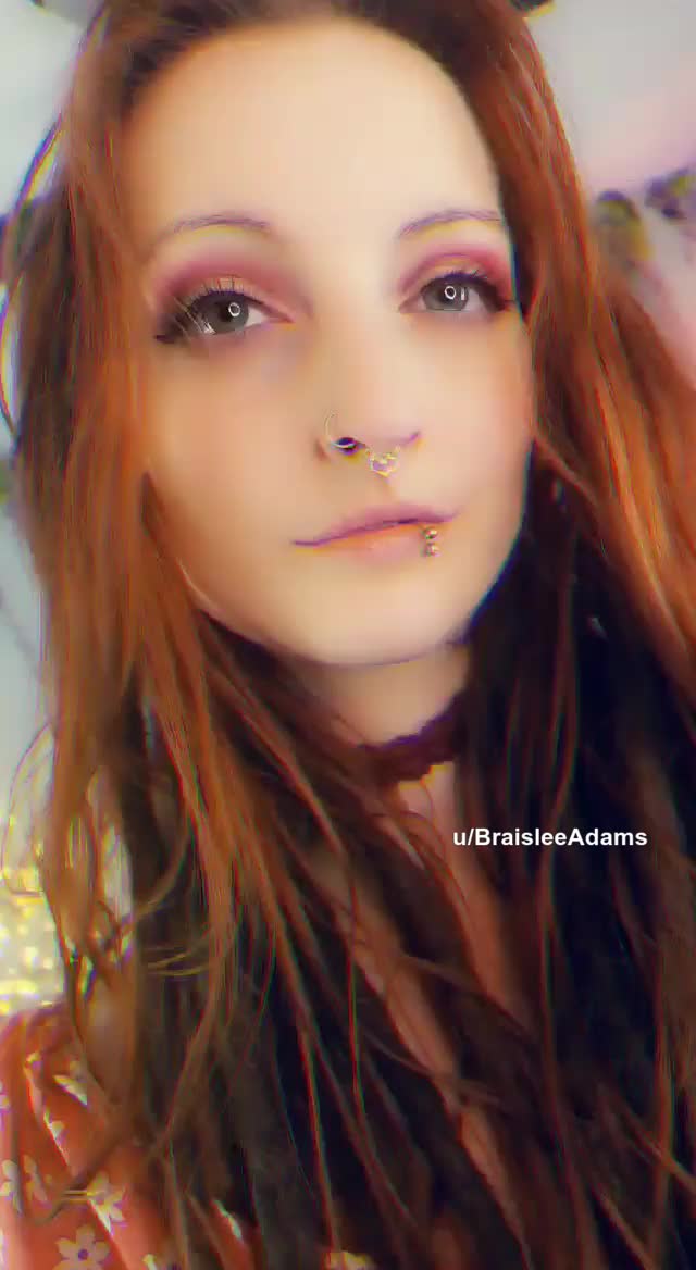 Redhead eyes sexy freckles