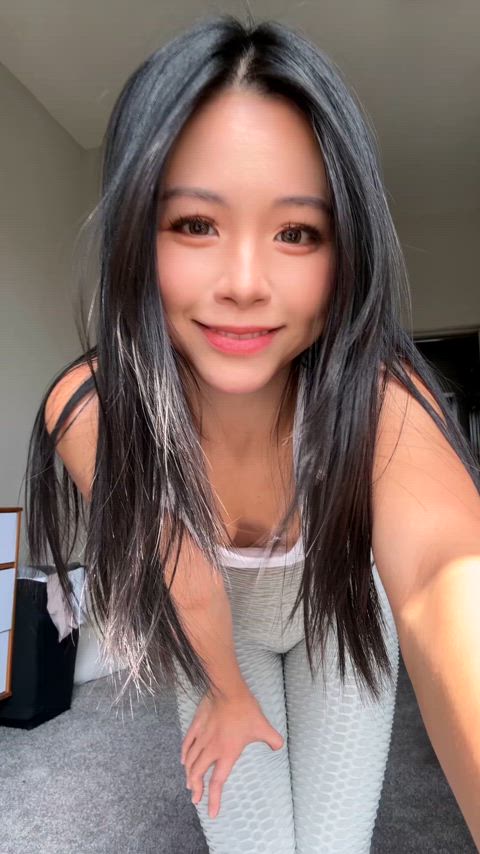 amateur asian babe booty dancing onlyfans petite solo yoga pants amateur-girls girls-in-yoga-pants