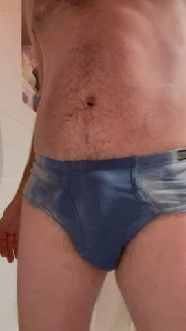 Last minute of a three minute session. First piss of the day - full night’s bladder.