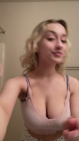 big tits bouncing bouncing tits dancing jiggling shaking spandex teen tiktok tik-tok