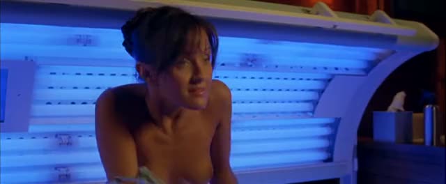 Chelan Simmons from Final Destination 3, blonde in this clip: