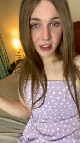 Lexi Whyte shows you her cock (gif)