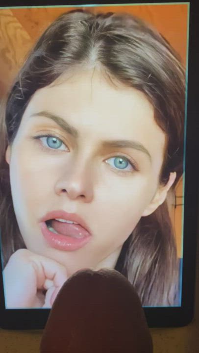 Alexandra Daddario cum facial