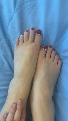 ass big ass big tits boobs food fetish foot foot fetish footjob milf nails gif