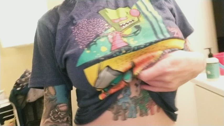 Amateur Huge Tits Tattoo Titty Drop gif